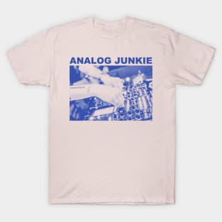 classic analog junkie T-Shirt